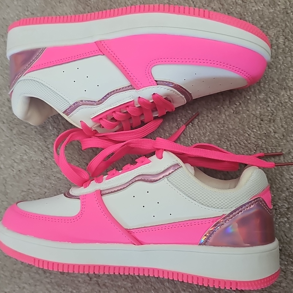 Ecko Unlimited Pink and White Sneakers Athletic Style - Picture 2 of 5
